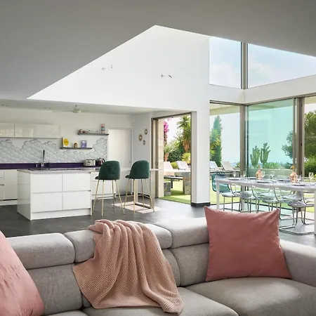 Cannes - Modern With 180° Sea View Villa *