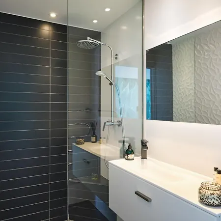 Cannes - Modern With 180° Sea View