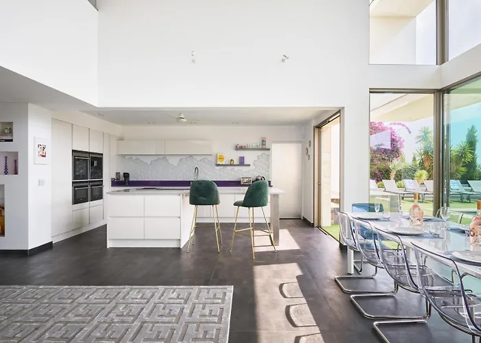 Cannes - Modern With 180° Sea View