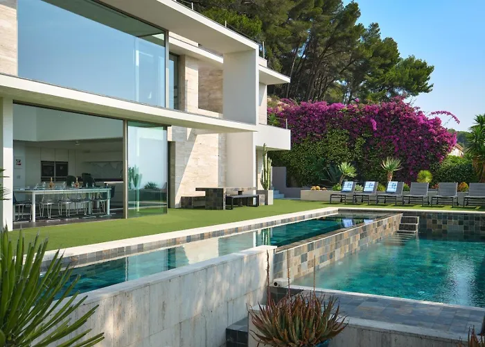 Gæstehus Cannes - Modern With 180° Sea View 4*