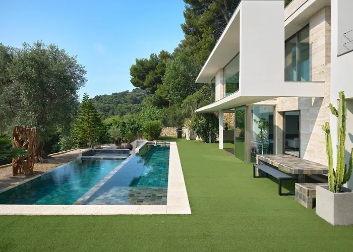 Gæstehus Cannes - Modern With 180° Sea View