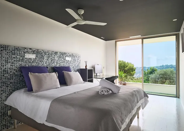 Cannes - Modern With 180° Sea View 게스트하우스