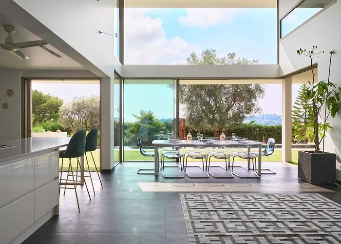 Cannes - Modern With 180° Sea View 발로리스